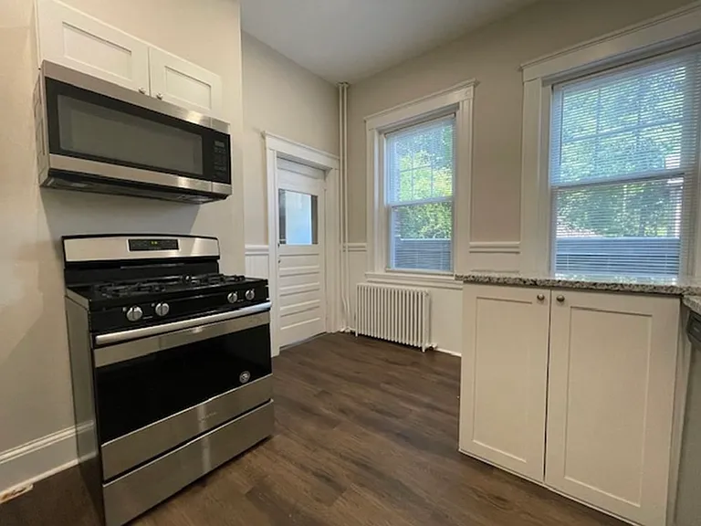 996 Chestnut St #1 — Photo 2