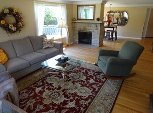 172 E Briar Ln, Green Bay, WI 54301