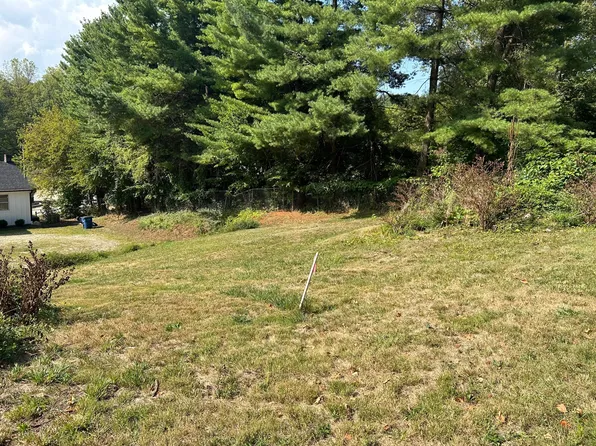 211 W Maple St, Granville, OH 43023