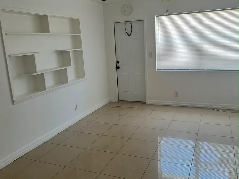 2024 NE 26th St #3 — Photo 1