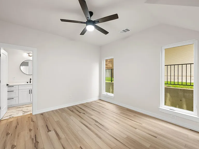 2309 Montopolis Dr #7 — Photo 25