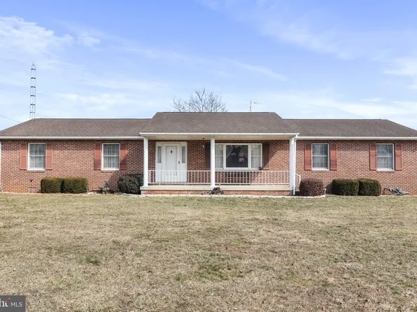 91 Windsor Ln, Bunker Hill, WV 25413