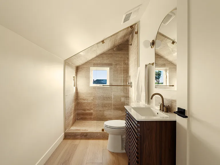 2722 S La Salle Ave #1/4 — Photo 15