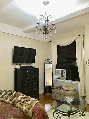 Rented by Living New York | media 10