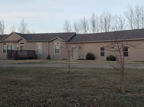 2822 Country Dr, Mobridge, SD 57601