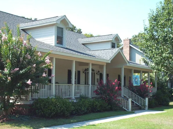 681 Castle Pinckney Dr, Charleston, SC 29412