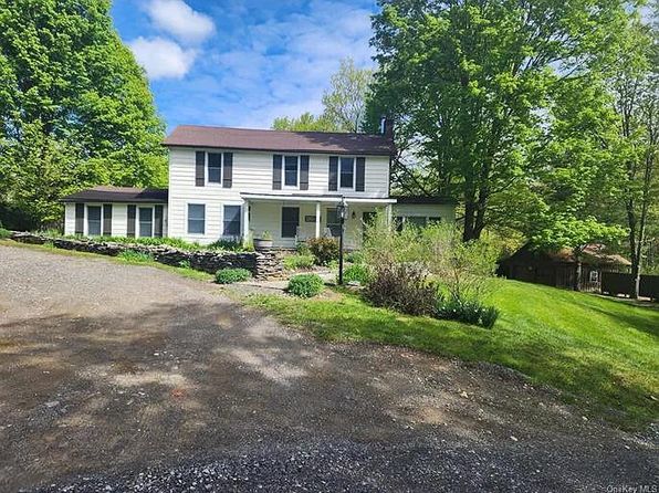 133 Ackert Hook Rd
