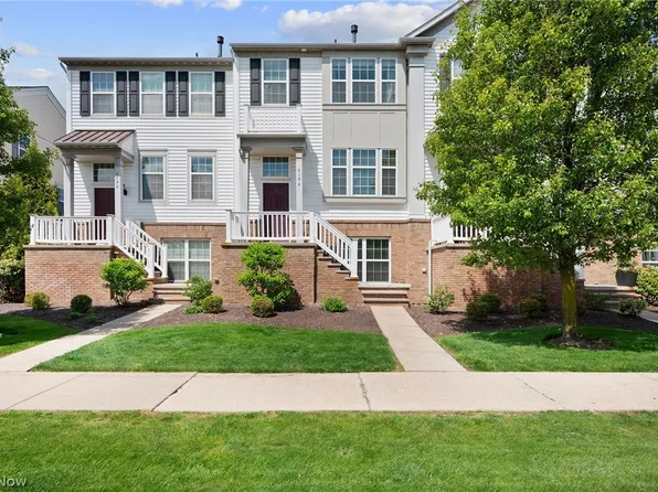6196 N Pointe Dr, Pepper Pike, OH 44124