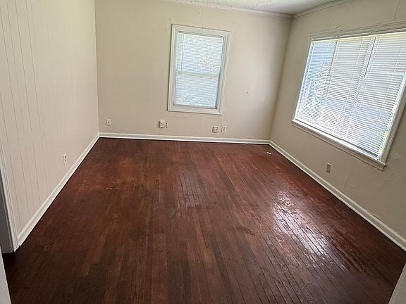 5th image of 289 NE Sumner St