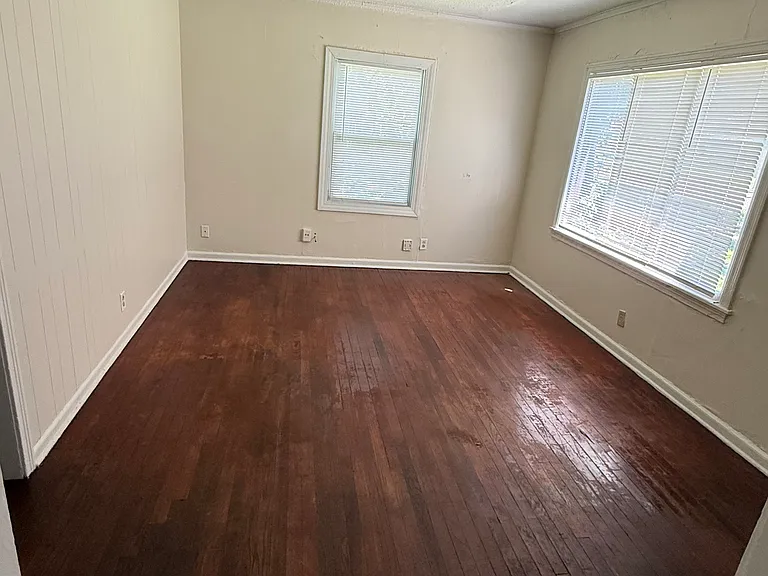 289 NE Sumner St — Photo 5