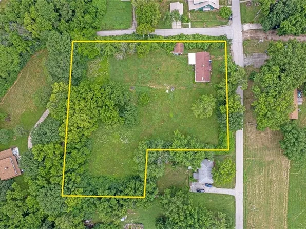 6404 Richmond Ave, Kansas City, MO 64133