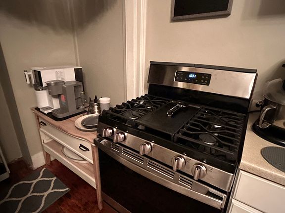 5th image of 61 Park Pl Unit D
