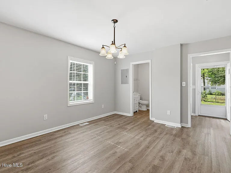 200 S Sylvan Dr — Photo 17