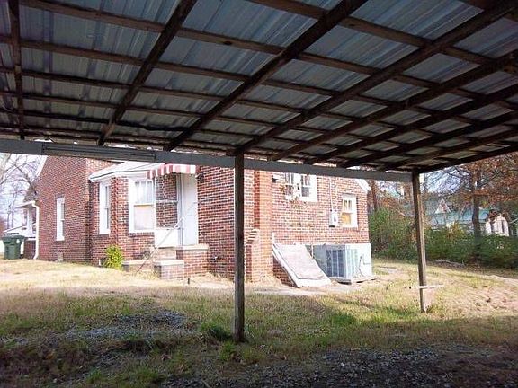 Detached Garage