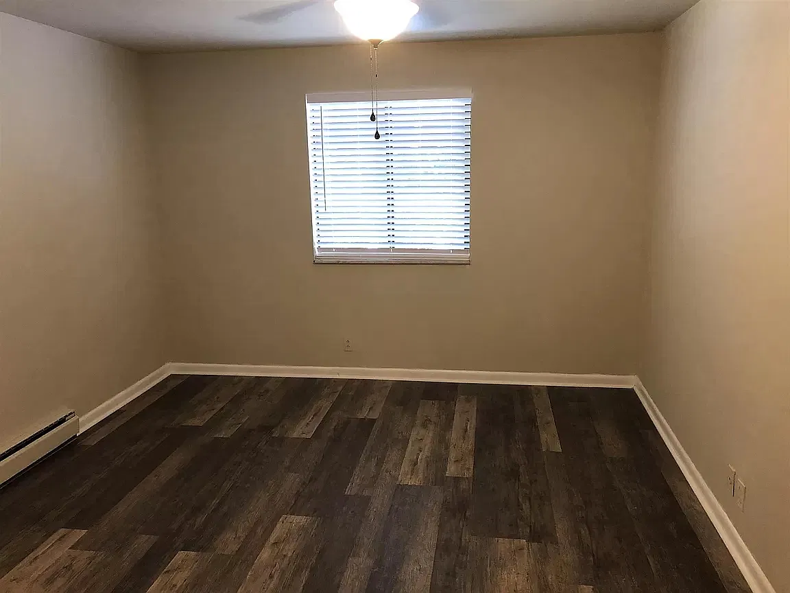 2134 Fairfax Ave — Photo 2
