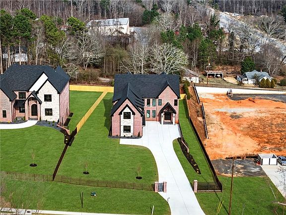 4th image of 403 Thunder Rd