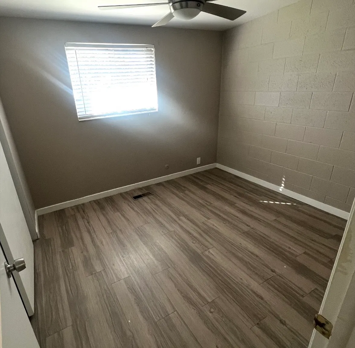 2 bed, 1000 sqft, $1,350 — Photo 4