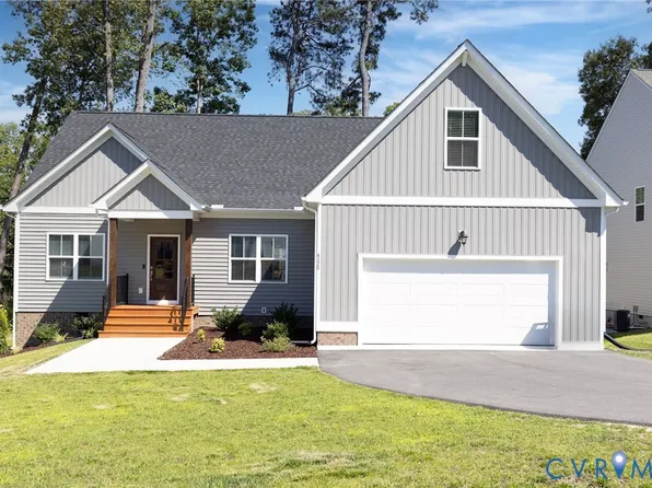 4325 Poplar Village Dr, Chester, VA 23831