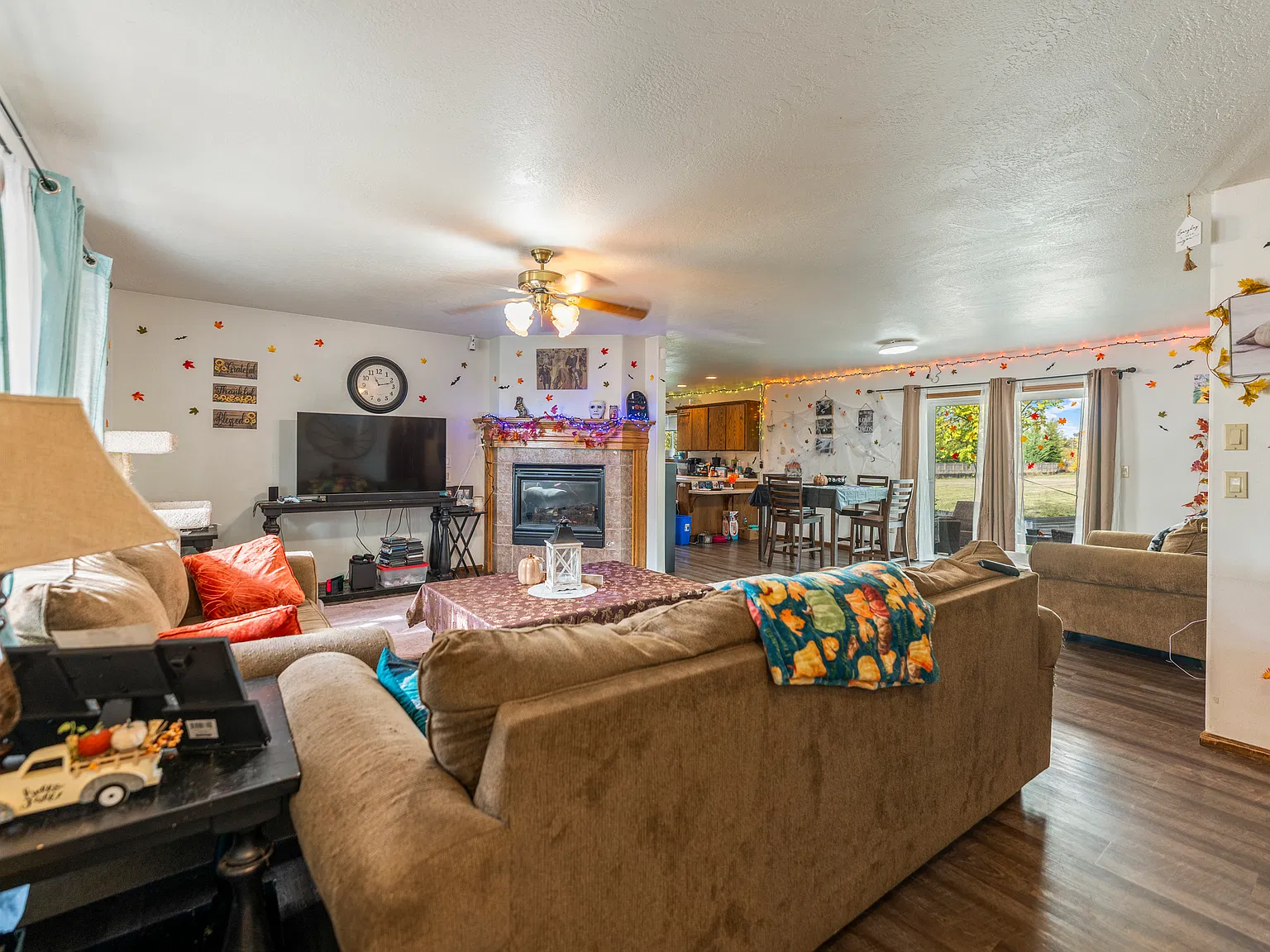 3 bed, 1724 sqft, $2,200 — Photo 2