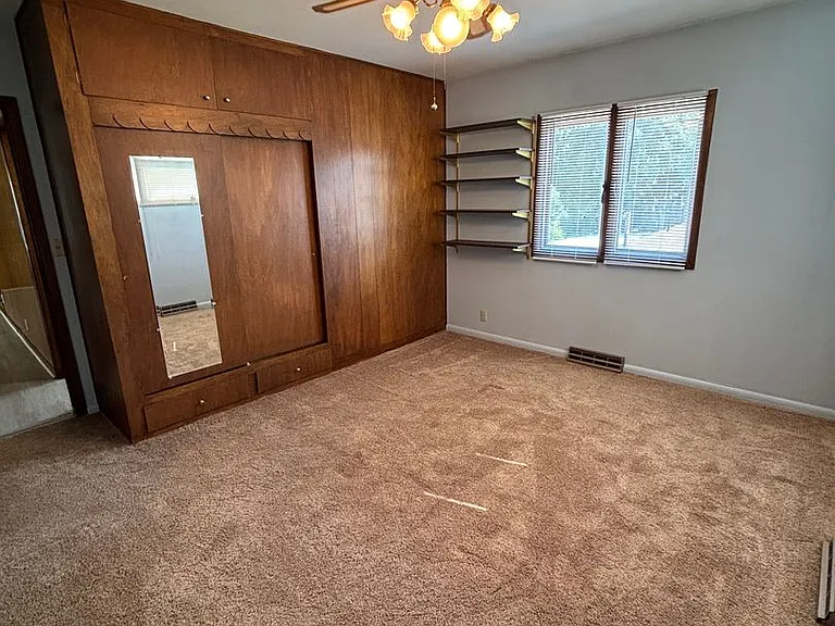 2543 Edgemont Ave — Photo 19