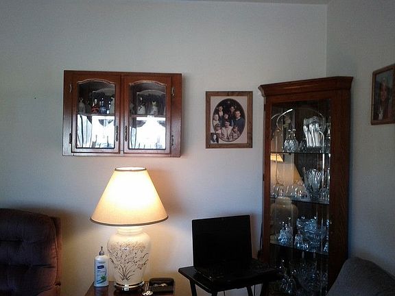 3rd image of 480 Cherrydale Dr
