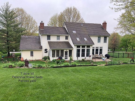 3rd image of 3120 S Bradford Ln