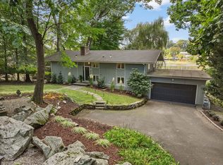 24 Splitrock Rd, Norwalk, CT 06854