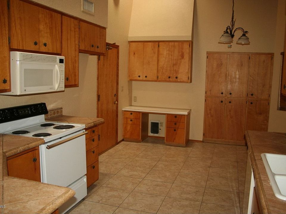 2nd image of 2150 N Rainbow Vista Dr