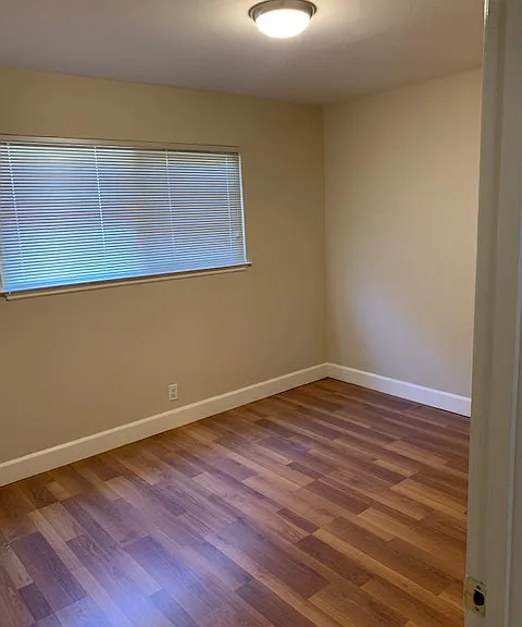 1137 Apache St — Photo 7