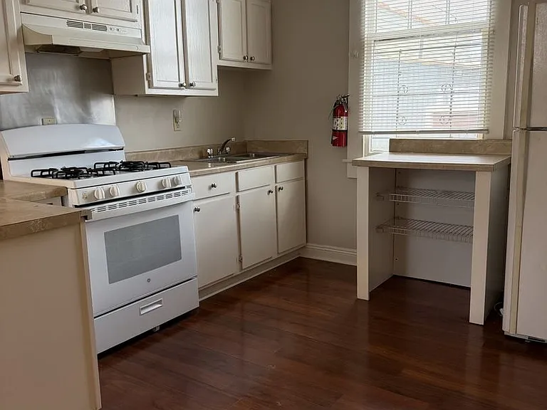 3315 Iberville St — Photo 8