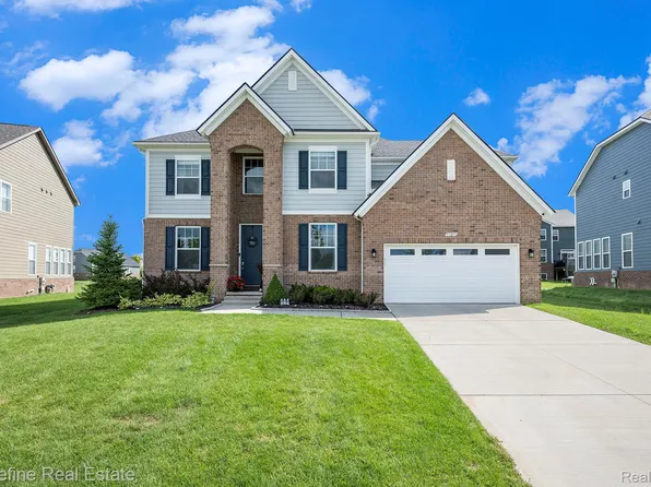 53213 Bay Laurel Ln, South Lyon, MI 48178