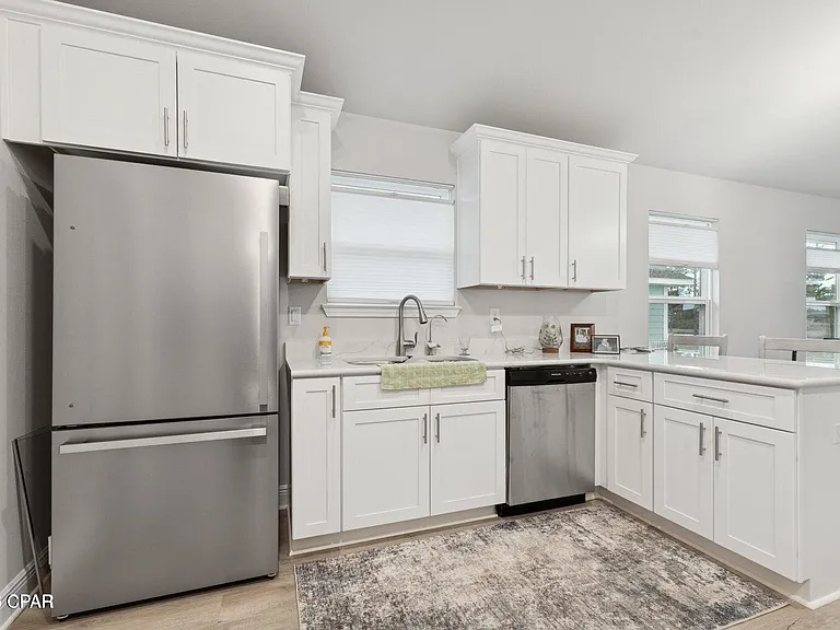 11403 Godart St — Photo 10