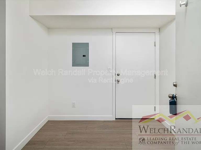82 E Weekes Way — Photo 3