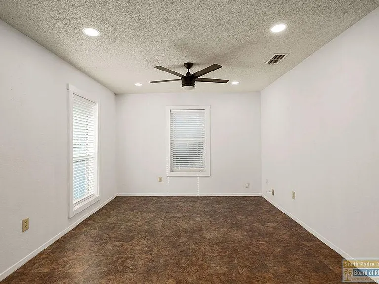 301 Madison St — Photo 2