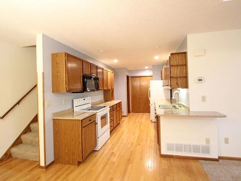207 Primrose Ct — Photo 14