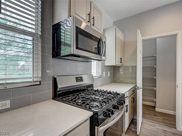 1645 Travis Jason Ave — Photo 12