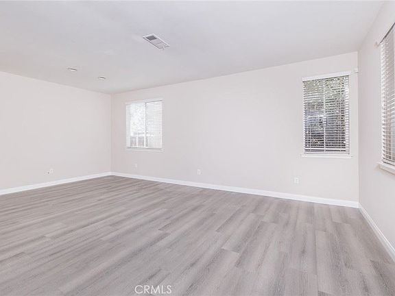 3rd image of 920 Sawtooth Dr