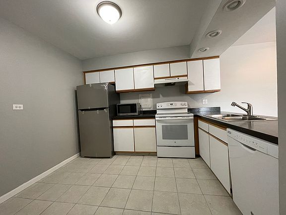 2nd image of 4400 W Euclid Ave #2A