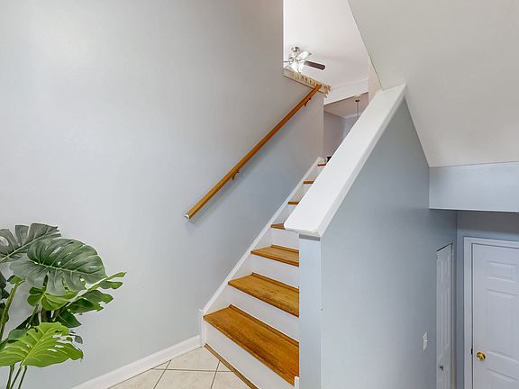 3rd image of 3559 Woodside Ct