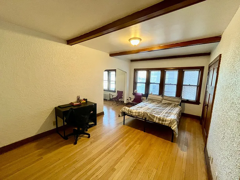 4422 N Oakland Ave — Photo 6