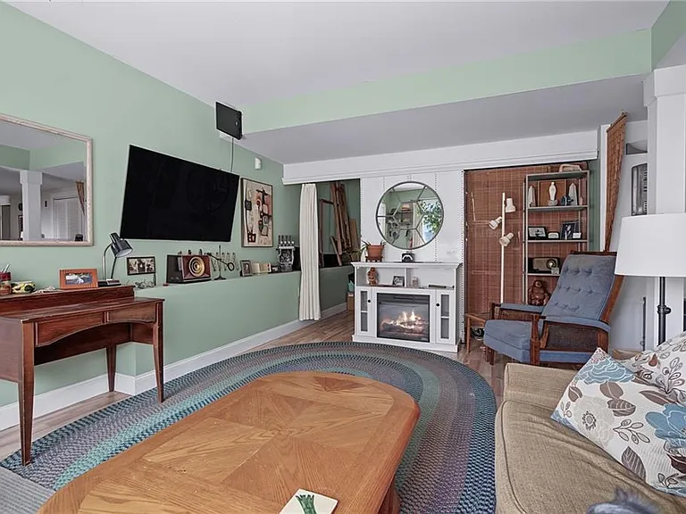 45 Oakwood Ave — Photo 30