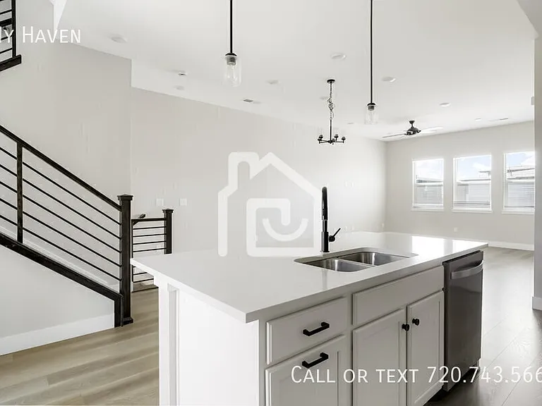 10138 E 62nd Ave — Photo 16