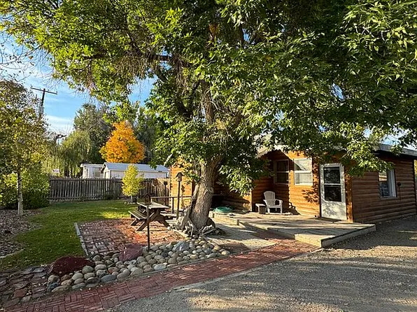 323 Bridge Ave, Worland, WY 82401