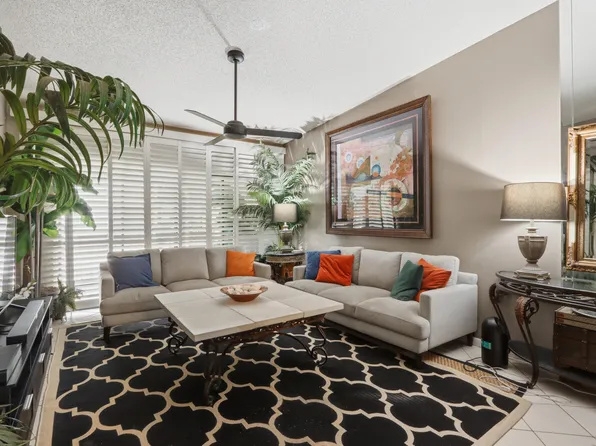3260 Perimeter Drive, Greenacres, FL 33467