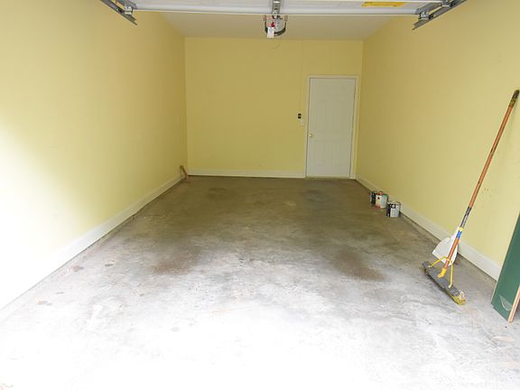 One car garage