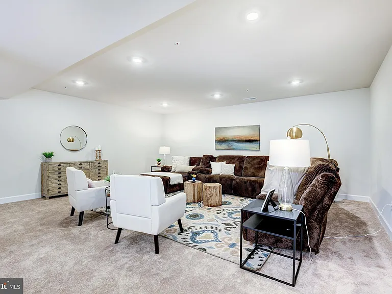 6547 Clubhouse Dr — Photo 84