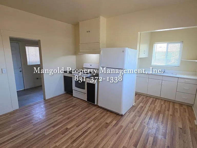 24274 Washington St — Photo 9