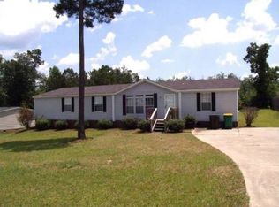 4905 Southmill Dr, Hope Mills, NC 28348