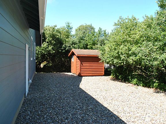 4th image of 690 Island Cir SE