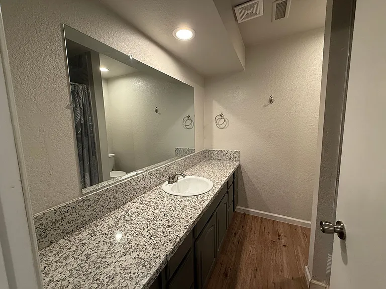 3701 Colonial Dr #201 — Photo 26